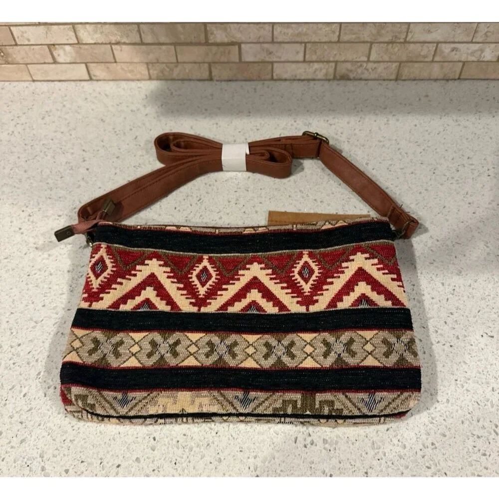 Nwt Canyon Sky Southwest Inspiration Purse Adjustable Strap Faux Leather‎